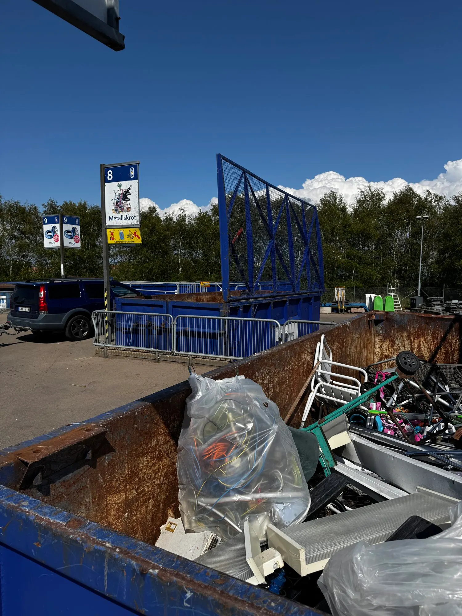 Station 8 — metallskrot — på HEM:s återvinningscentral Flygstaden